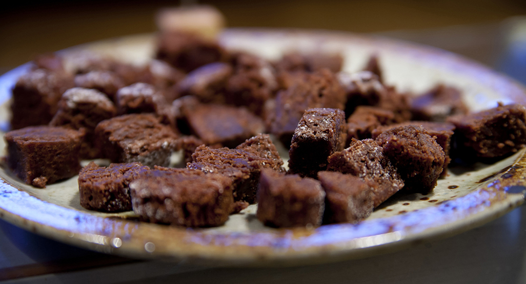 A plate of brownie