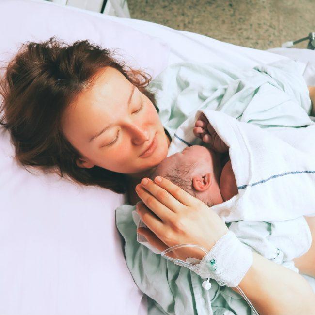 Mom-holding-newborn