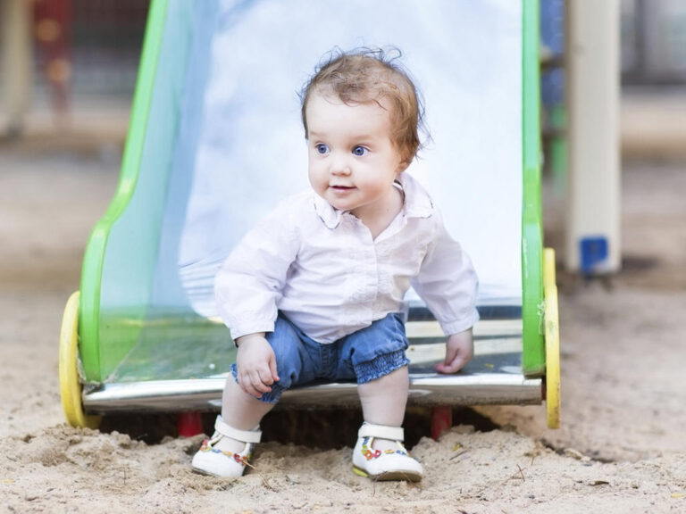 Quand mon enfant peutil descendre un toboggan tout seul ? Centre Maman