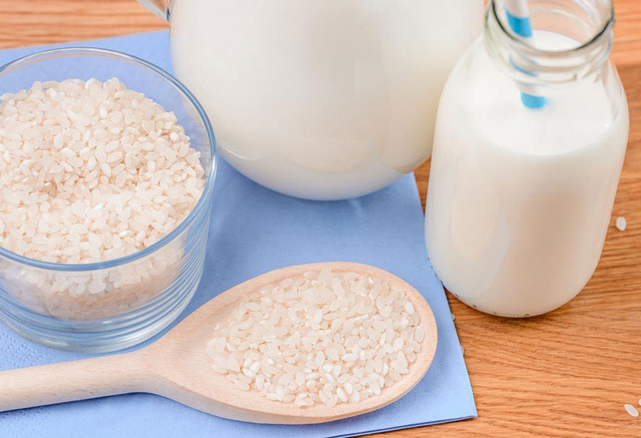 Mon enfant peut-il boire du lait de riz sans danger ?